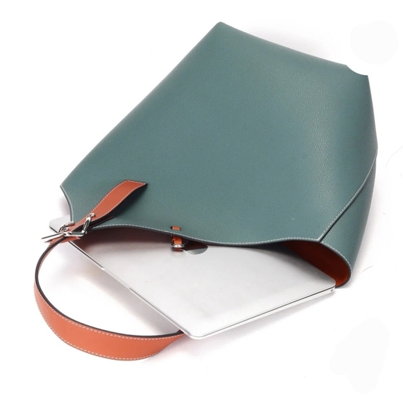 Maison de Beauté Marseille - Cholet Two-Tone Leather Handbag, Medium, Celeste - Picture 4 of 7